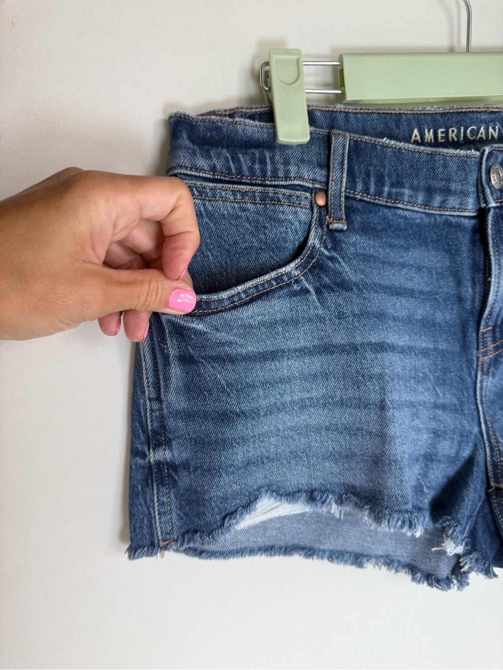American Eagle Super Low-Rise Perfect Shortie • NWT • Women’s size 8 - Picture 2 of 7